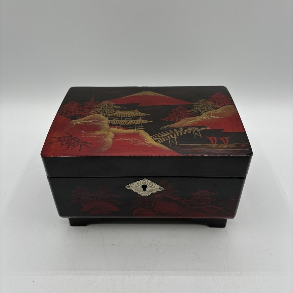 VINTAGE HAND PAINTED MT FUJI PAGODA JAPANESE LACQUER BOX JEWELERY